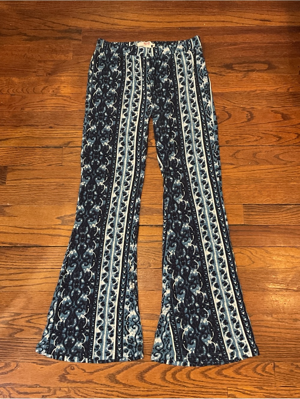 Flare low rise leggings